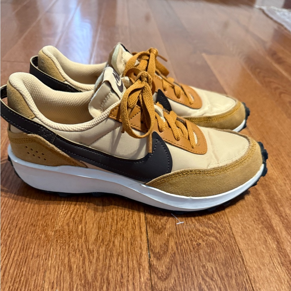 Nike Women’s Waffle Debut Sneaker
